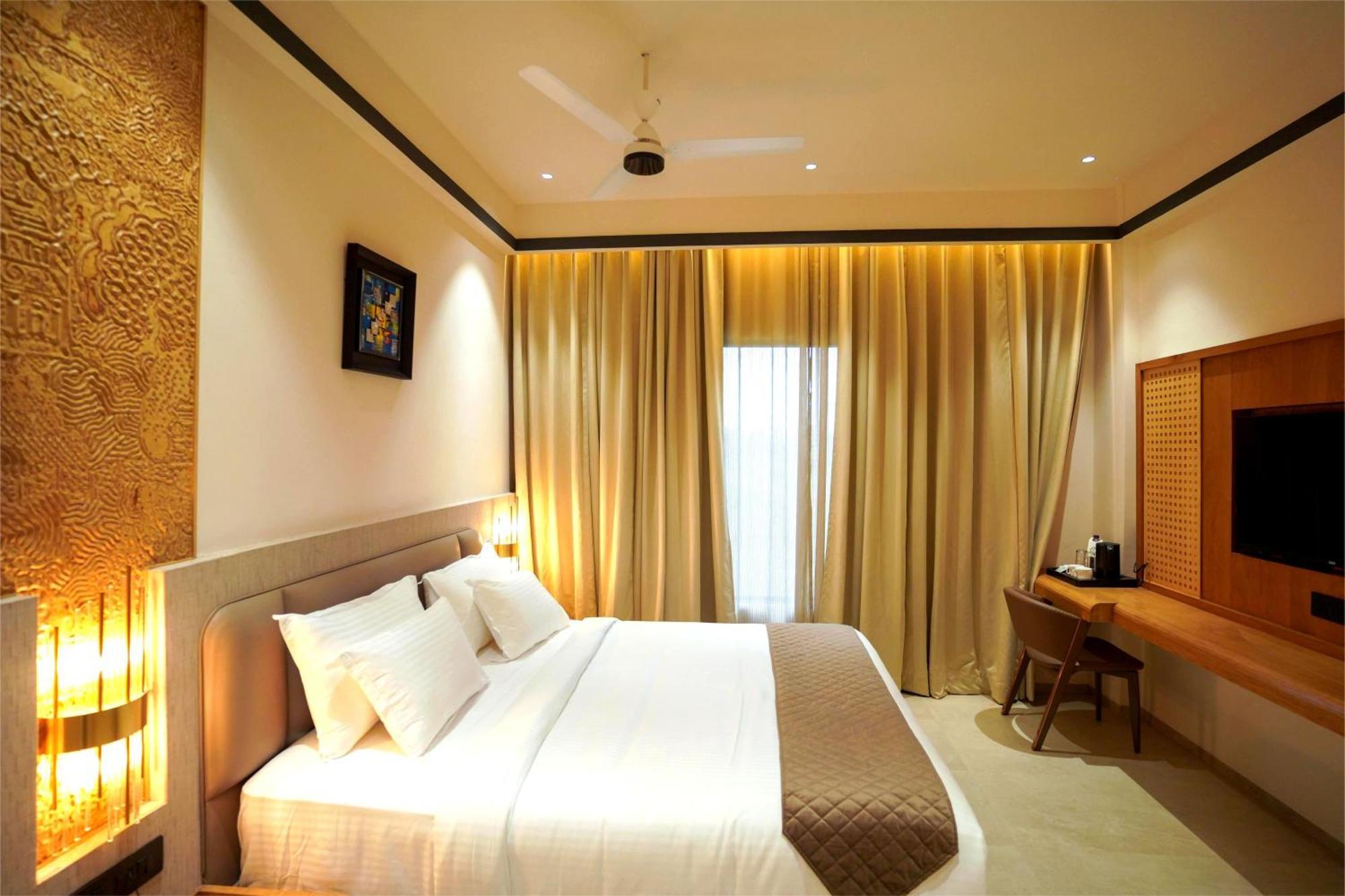 Club Cabana Bhopal Exterior photo