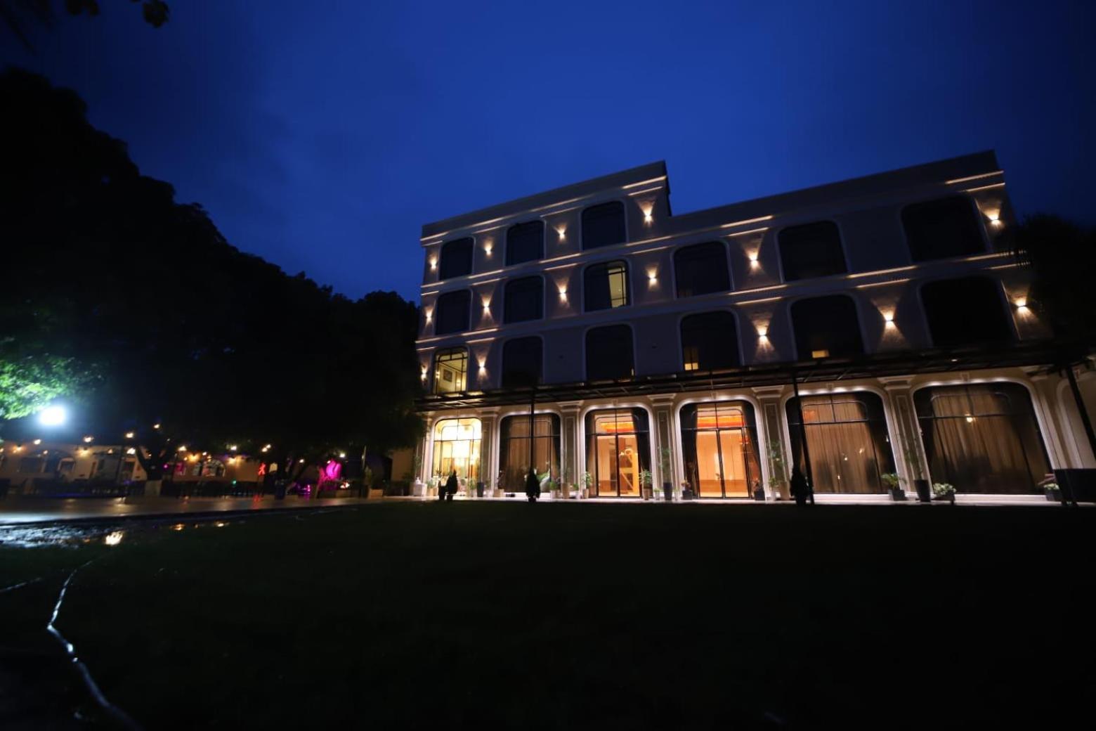 Club Cabana Bhopal Exterior photo